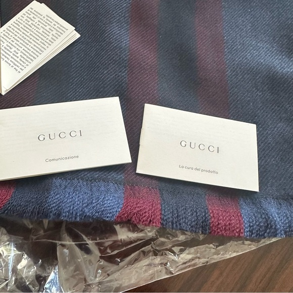 NWT Gucci Scarf with dust bag reg $475 - Picture 4 of 9